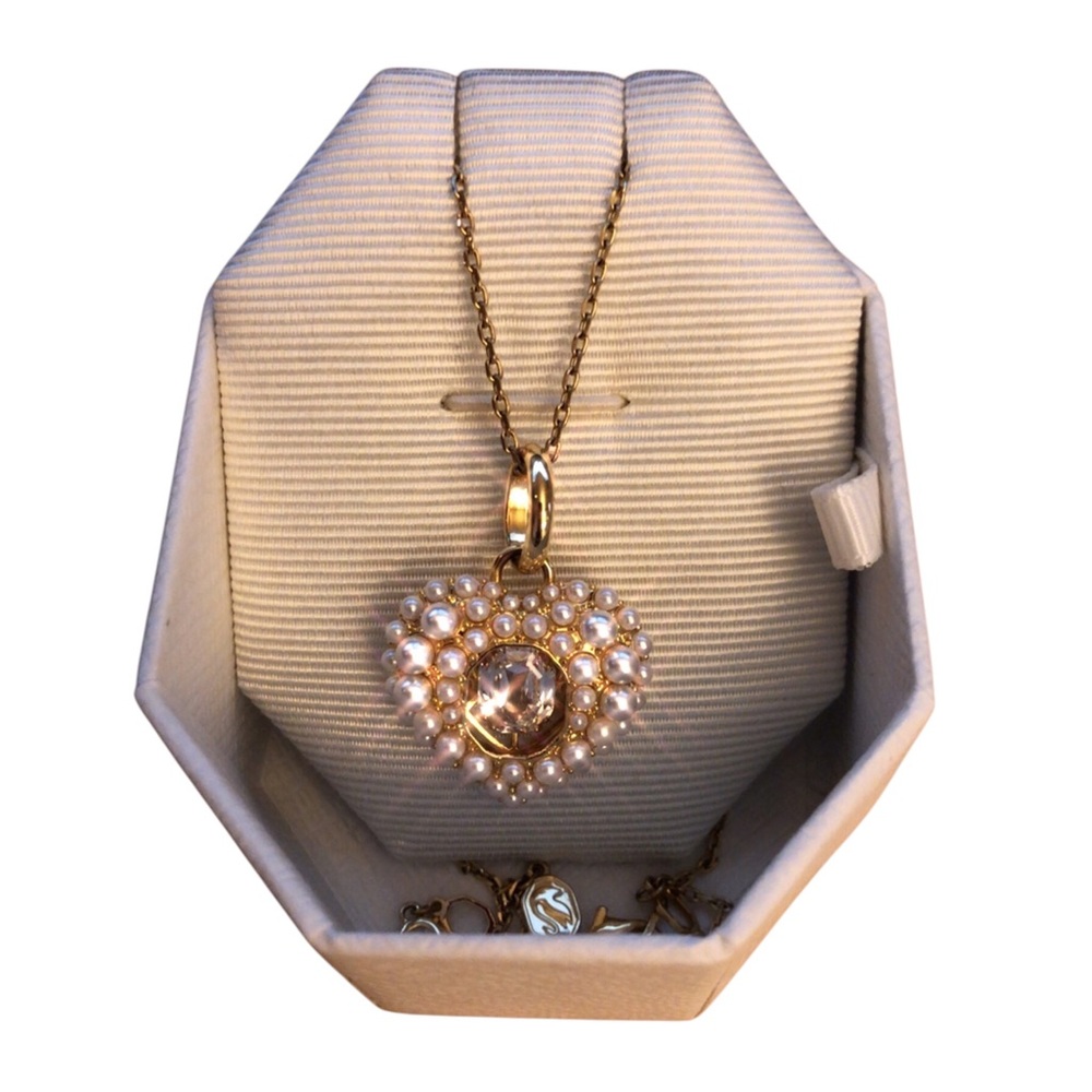 AUTHENTIC Swarovksi Necklace